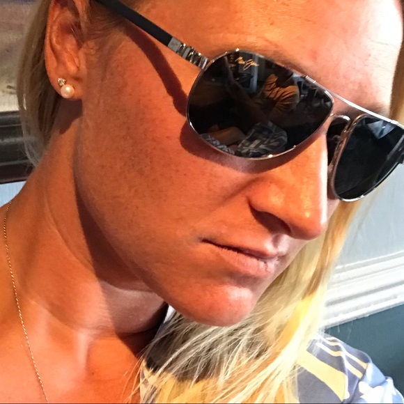 Meet your Posher, E - Picture 1 of 1